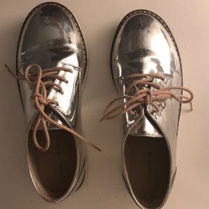 Metallic oxfords